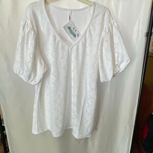 NWT white eyelet GeeGee size 3X stretchy knit top.